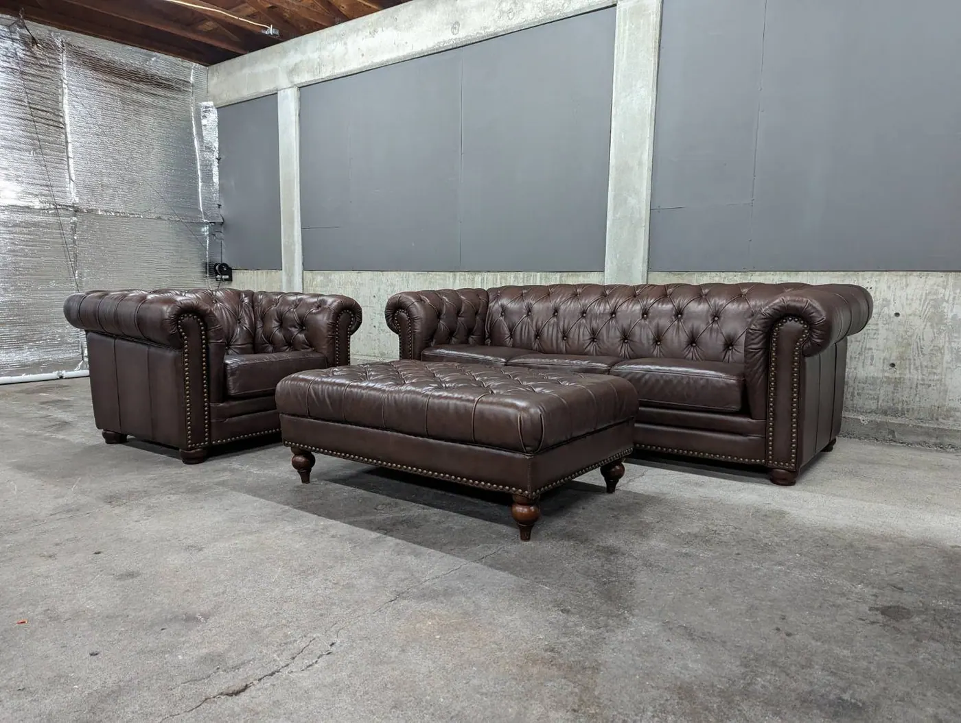 Top Grain Leather Chesterfield Set