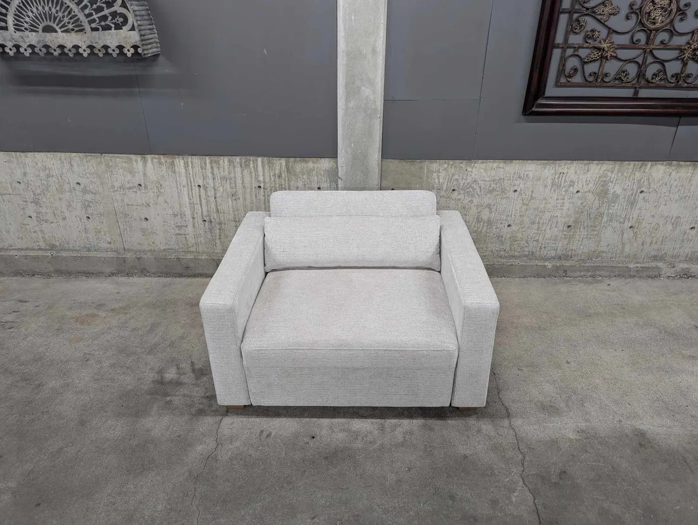 Thomasville Convertible twin size Sleeper chair, view 2