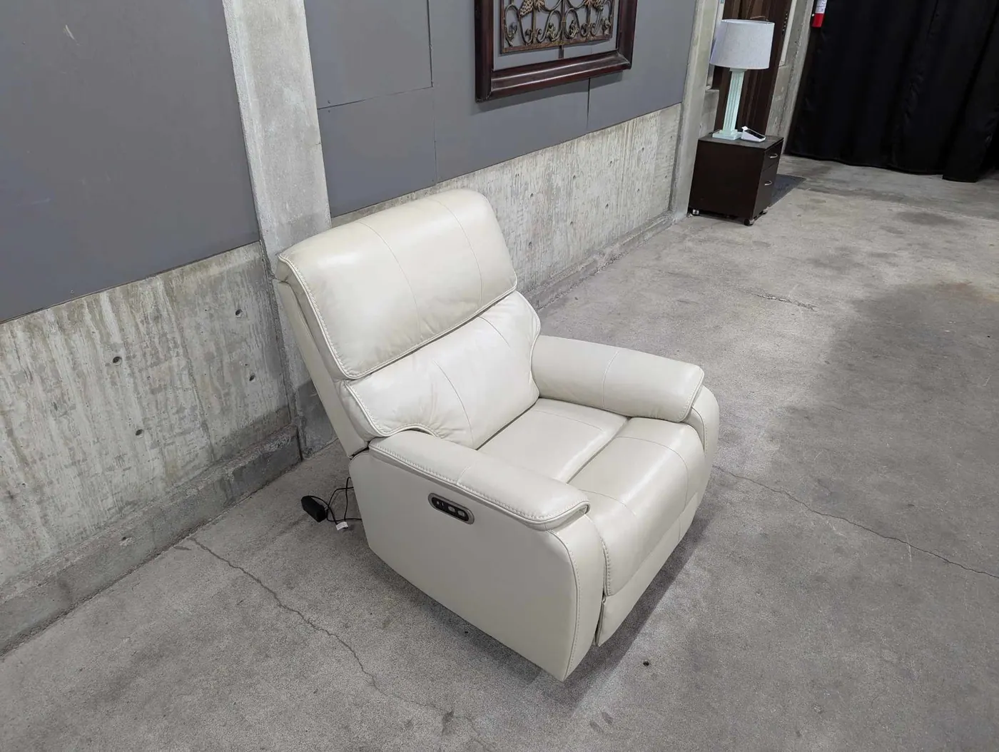 Top Grain Leather Power Recliner w/ Power Headrest, view 6