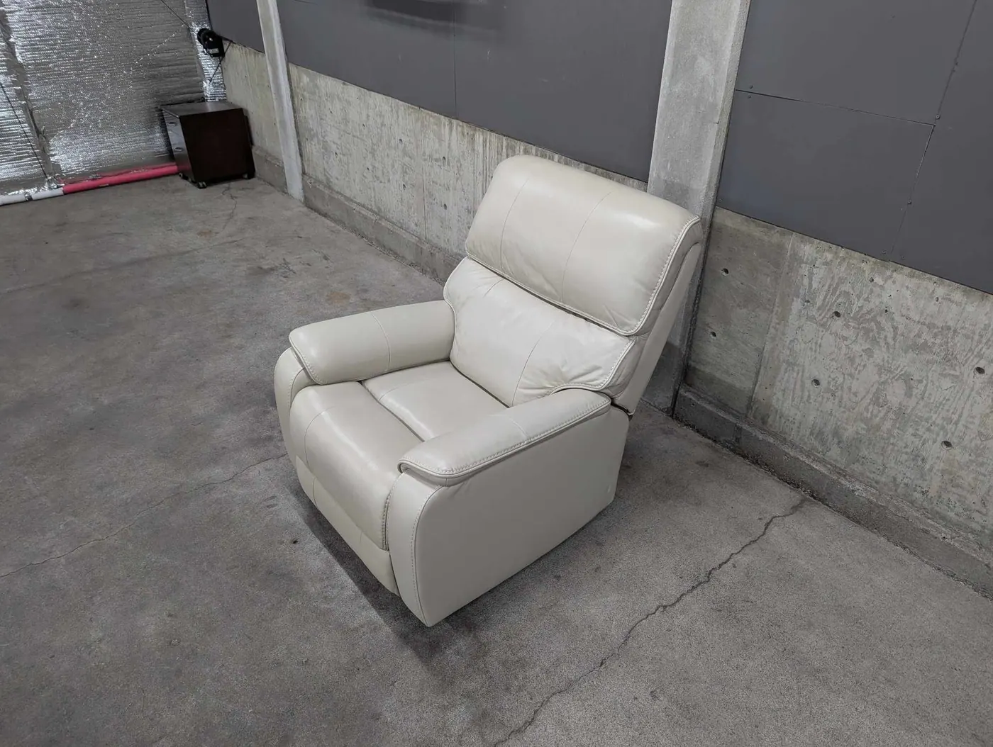 Top Grain Leather Power Recliner w/ Power Headrest, view 4