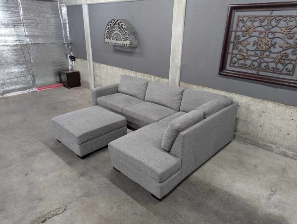 Maycen Sectional with Ottoman - Image 6